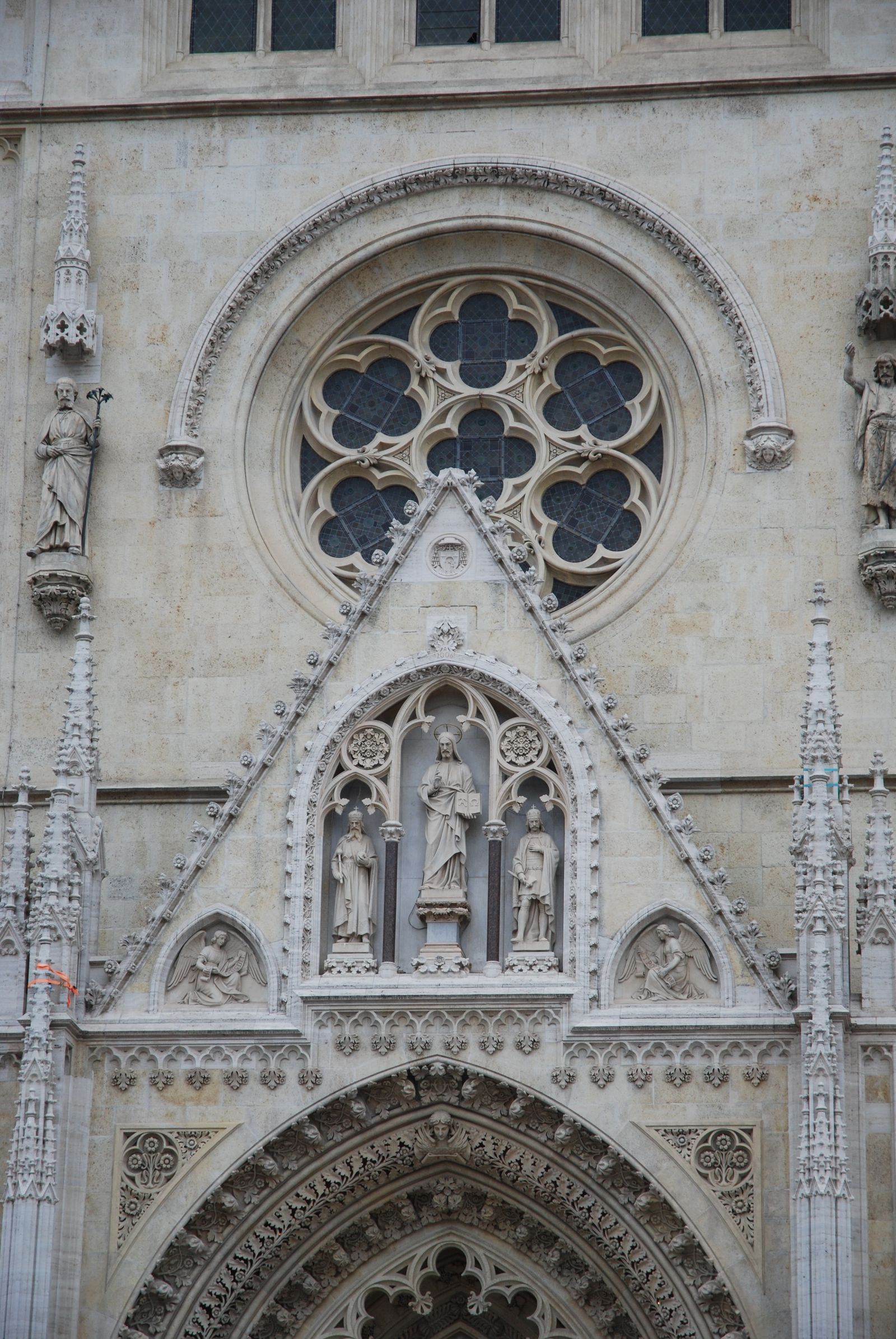 Kameni detalj zagrebačke katedrale